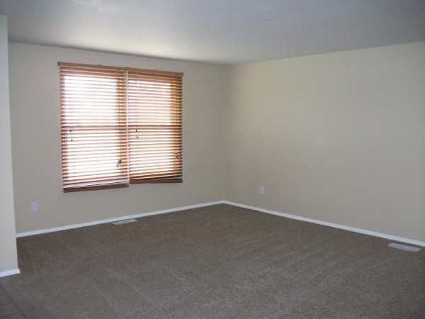 1428 Chelmsford Ct - Photo 2 of 3