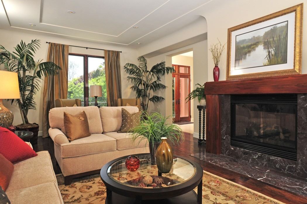 7721 Hillside Drive - Photo 3 of 5