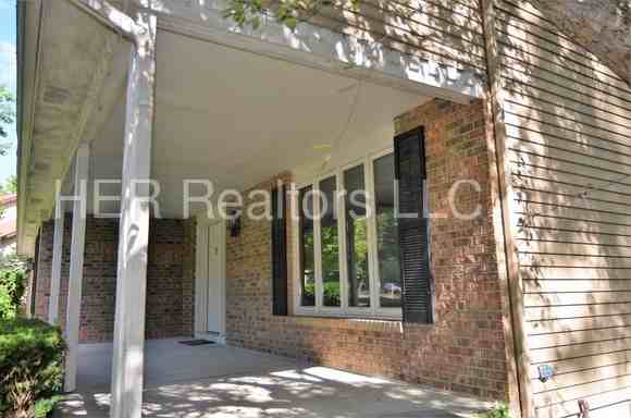 1592 Fawn Ct - Photo 2 of 17