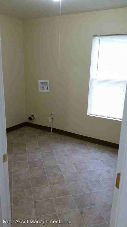 5512 NE St Johns Rd - Photo 3 of 8