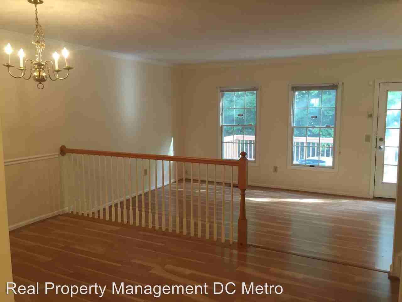 9417 Steeple Ct - Photo 3 of 14