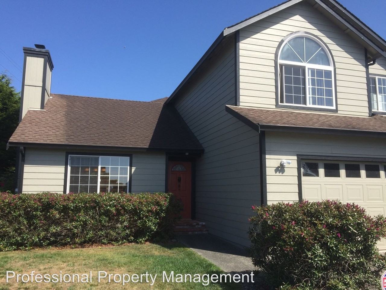 5305 Bay Pointe Ct - Photo 2 of 26