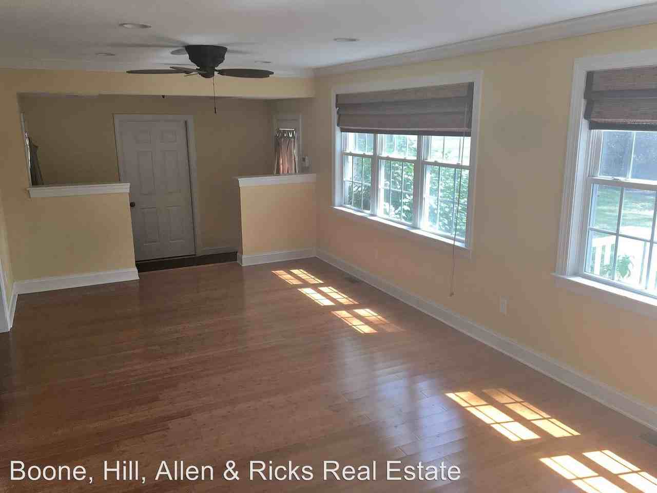 1301 Waterloo Dr - Photo 3 of 9