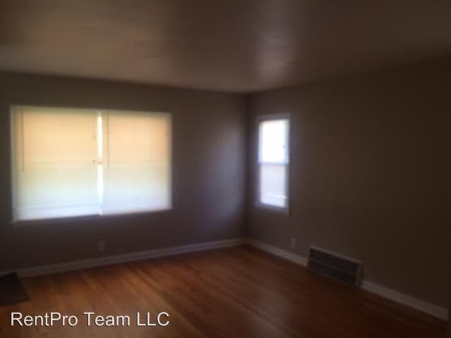 3434 N 60th St - Photo 3 of 10