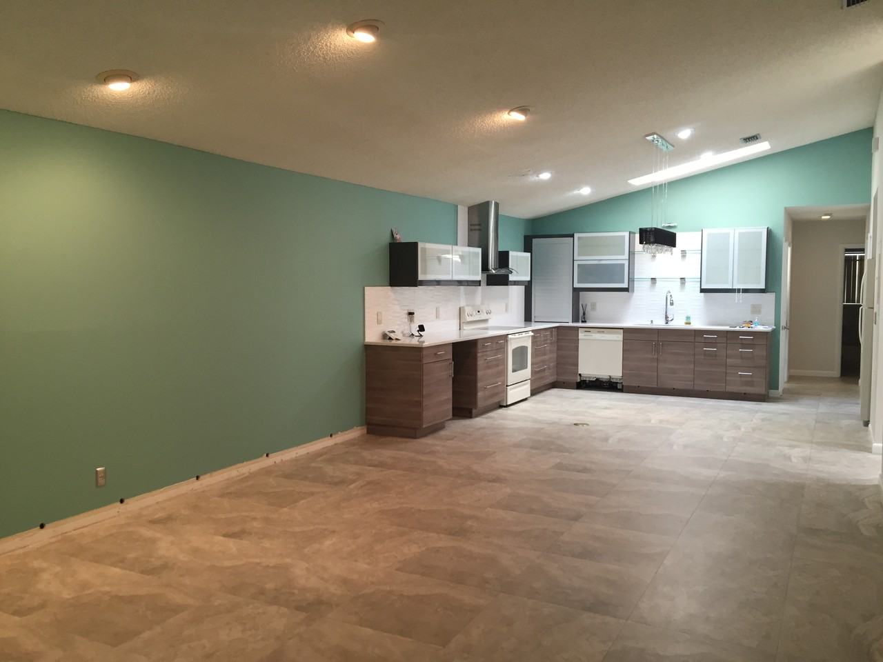 22519 Vistawood Way - Photo 2 of 24