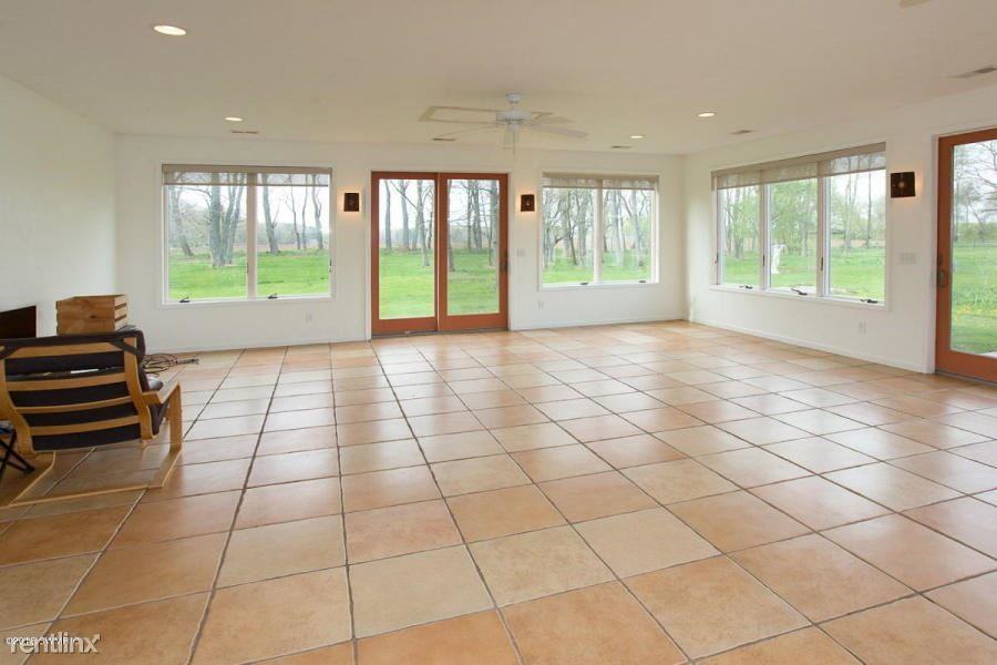 10583 N 42nd St - Photo 2 of 29