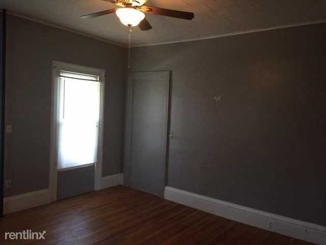 309 E 8th St - Photo 2 of 10