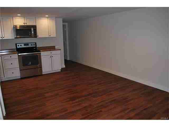 50 Maple Ave - Photo 3 of 9