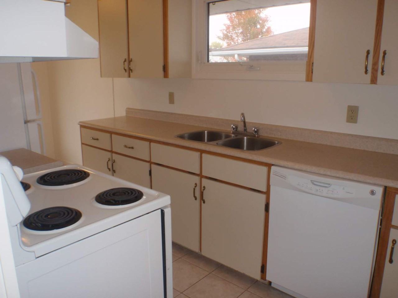 1113 Vanier St #1113 - Photo 2 of 17