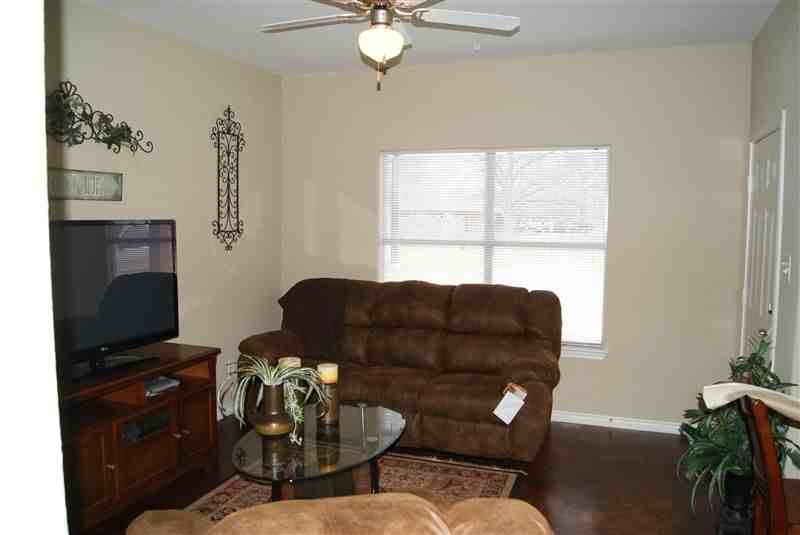 Hickory Creek Apartments - Photo 3 of 8