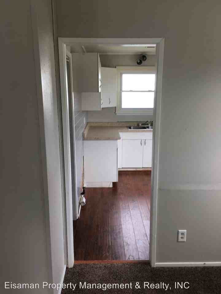 2602 Jefferds Ave - Photo 3 of 6