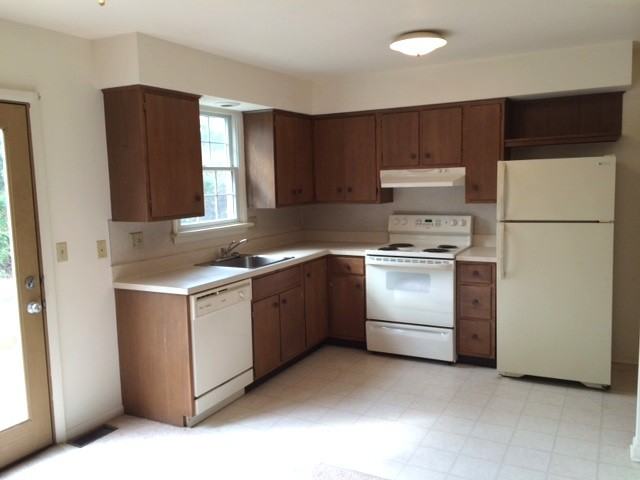 114 Garden Ave - Photo 2 of 7