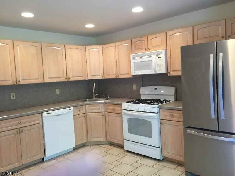 36 Jesse Ct - Photo 2 of 4