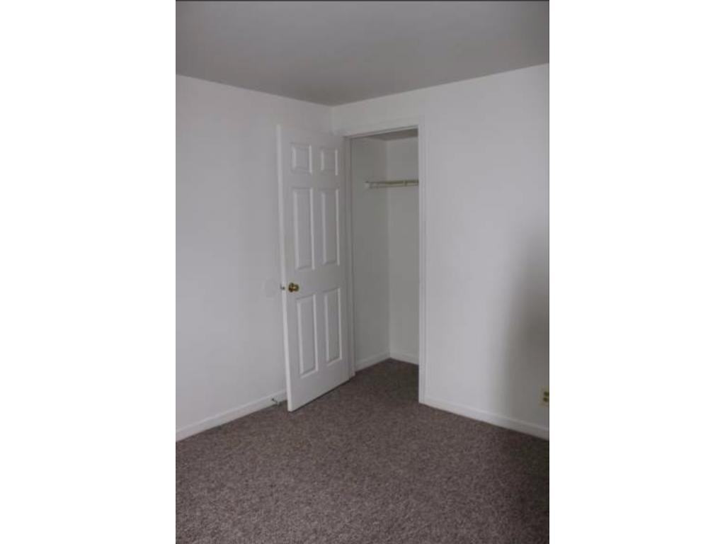 Manhattan Square Apartments - Photo 2 of 6