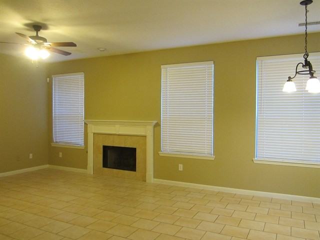 3711 Spruce Bay Dr - Photo 3 of 12