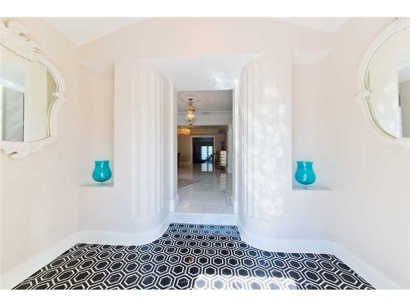 3420 Sheridan Ave - Photo 2 of 8