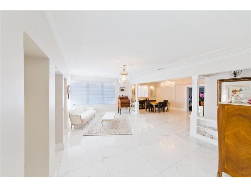 3420 Sheridan Ave - Photo 3 of 8