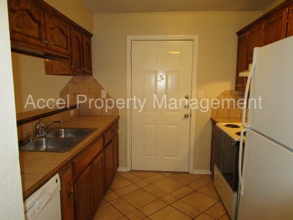 3808 Bluebird Ave - Photo 2 of 3
