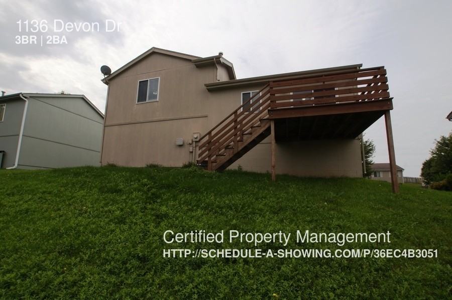 1136 Devon Dr - Photo 2 of 12