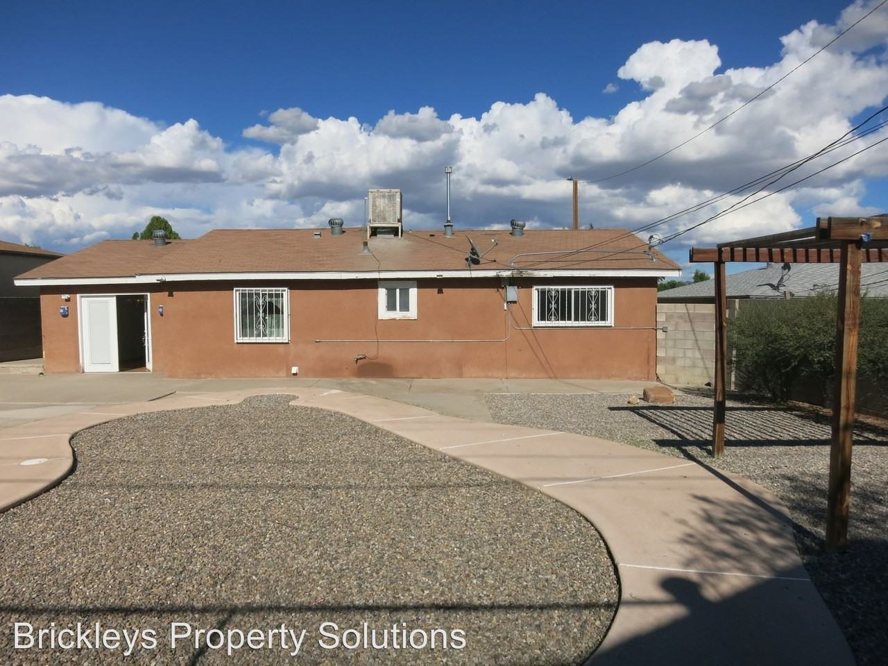 417 Bataan Dr SW - Photo 3 of 15