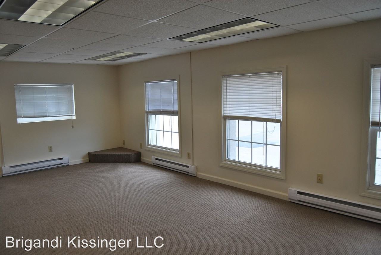 236 Pennsylvania Avenue - Photo 3 of 5