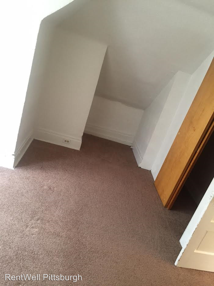 272 Kennedy Ave - Photo 2 of 7