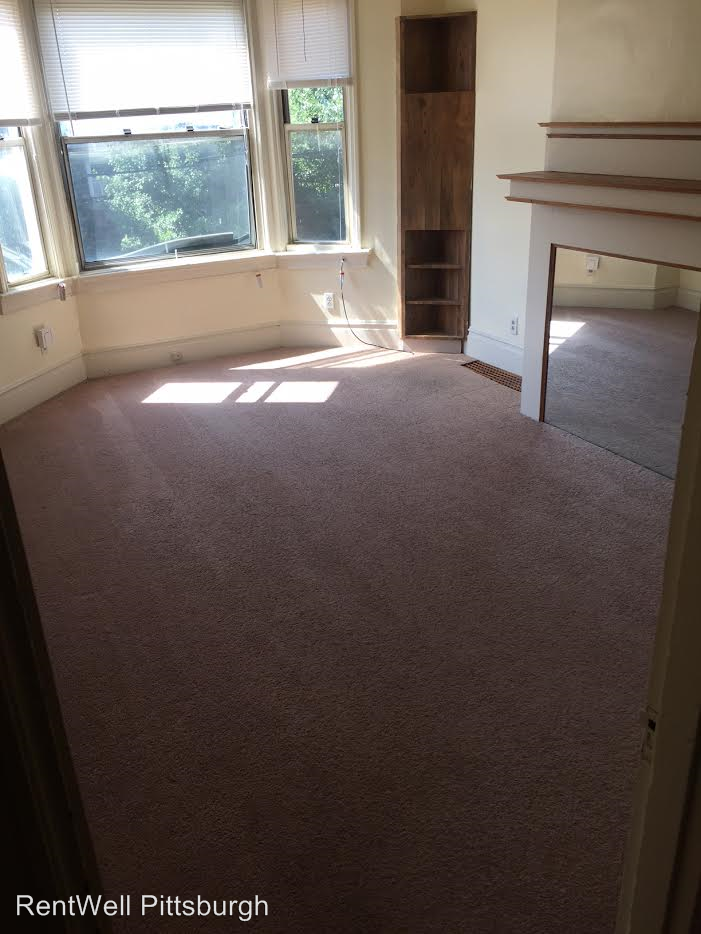 272 Kennedy Ave - Photo 3 of 7