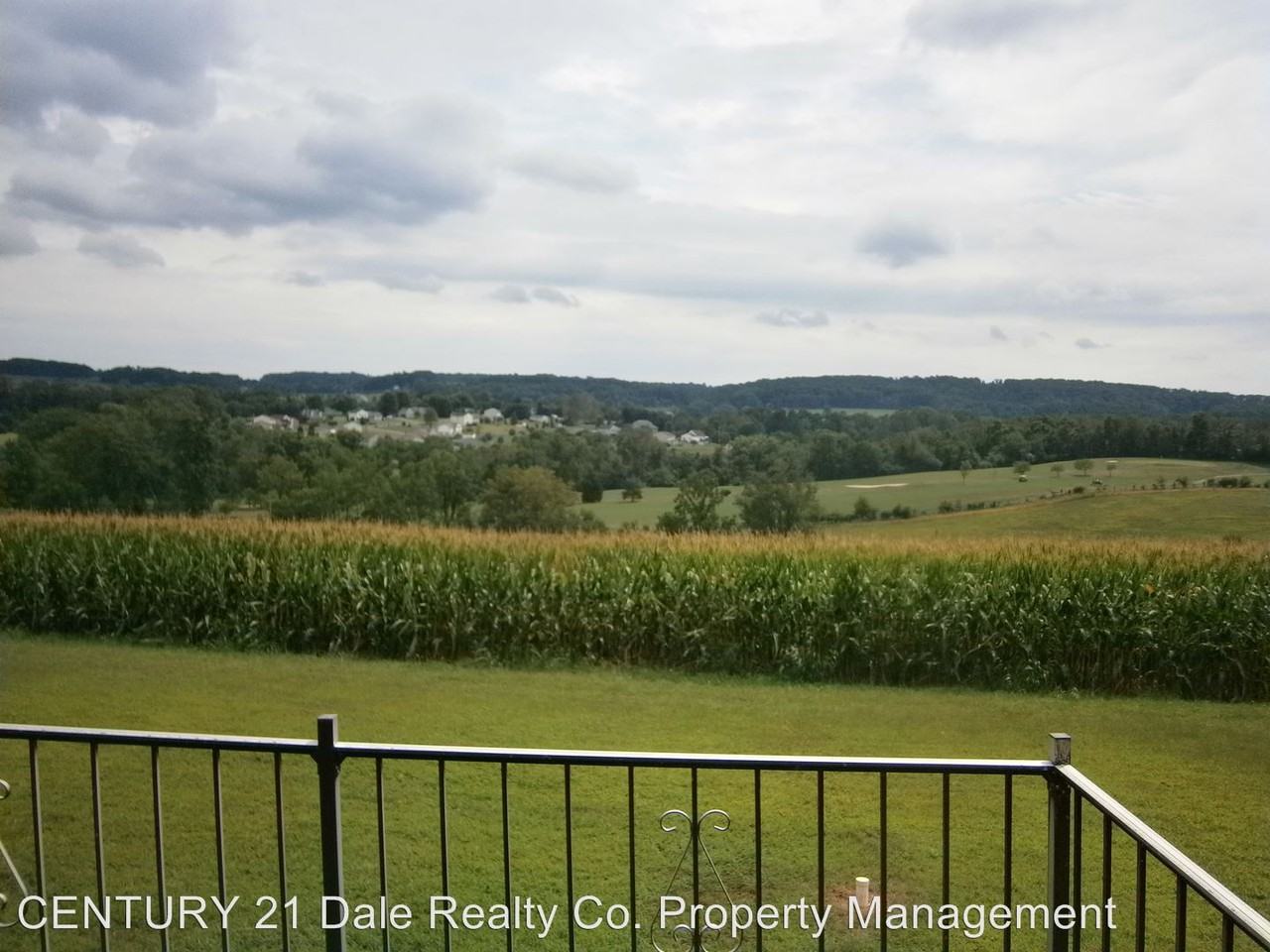 2027 Snyder Ln - Photo 2 of 9