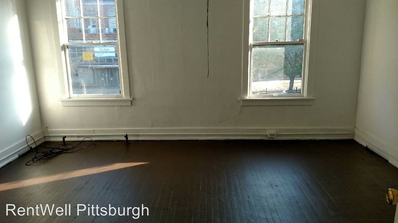 7114 Hermitage St - Photo 3 of 5