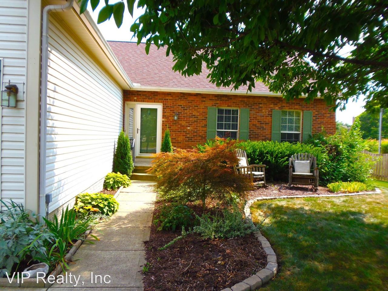 5715 Rosecliff Dr - Photo 2 of 26