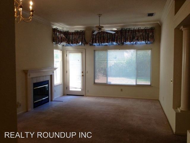 9147 Splendido Way - Photo 3 of 5