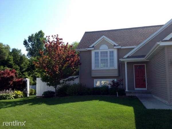 6910 Shady Knoll Dr SE - Photo 2 of 16