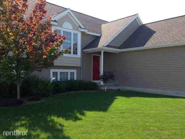 6910 Shady Knoll Dr SE - Photo 3 of 16