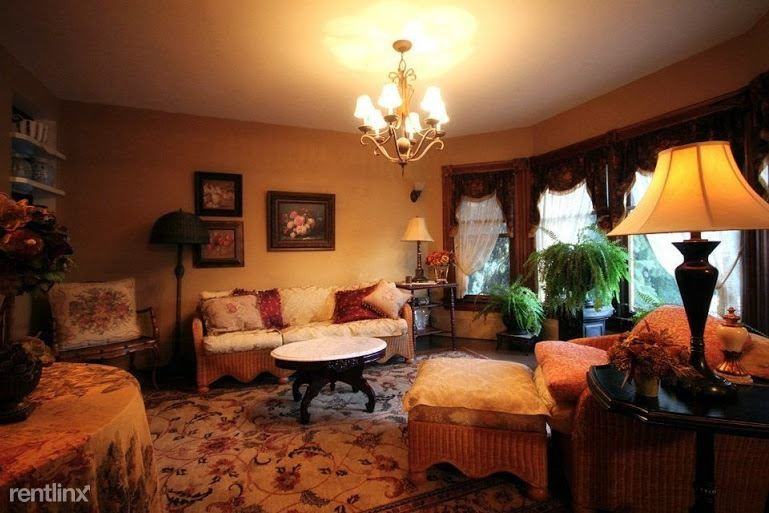 733 Seymour Ave - Photo 2 of 4