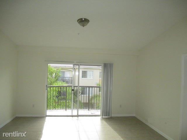 1700 Crestwood Ct S - Photo 3 of 7