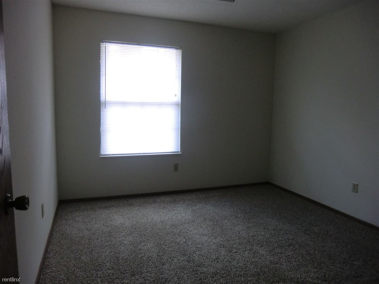 4 Cherry Tree Ln - Photo 3 of 7