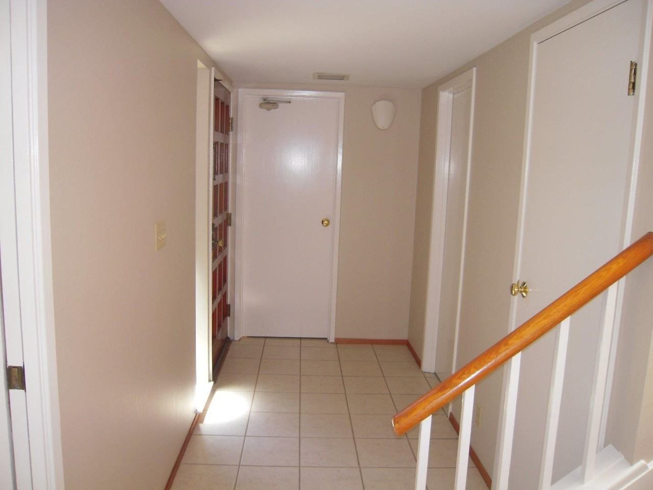 138 Oxford Ln - Photo 3 of 25