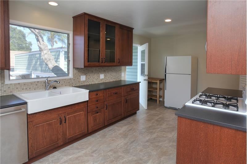 33 Betty Dr - Photo 2 of 15