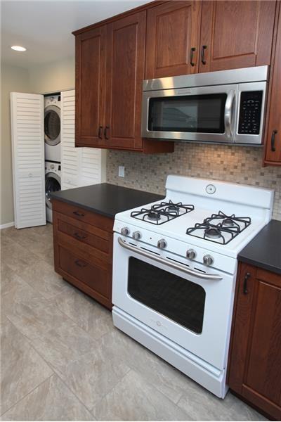 33 Betty Dr - Photo 3 of 15