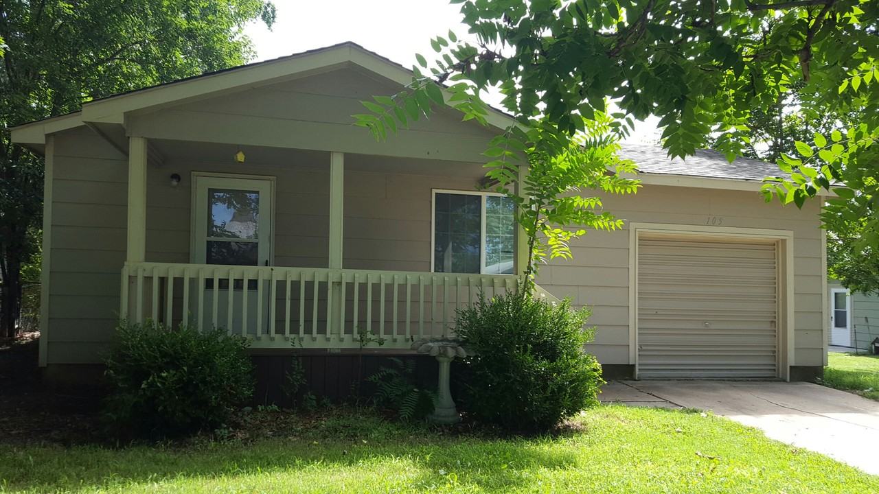 105 Filmore St - Photo 2 of 13