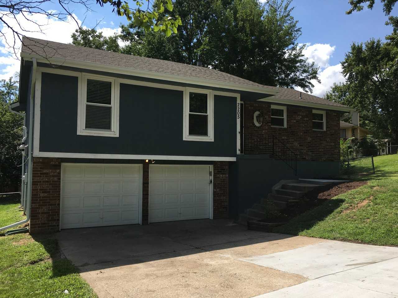 2205 NW 65th St - Photo 2 of 17