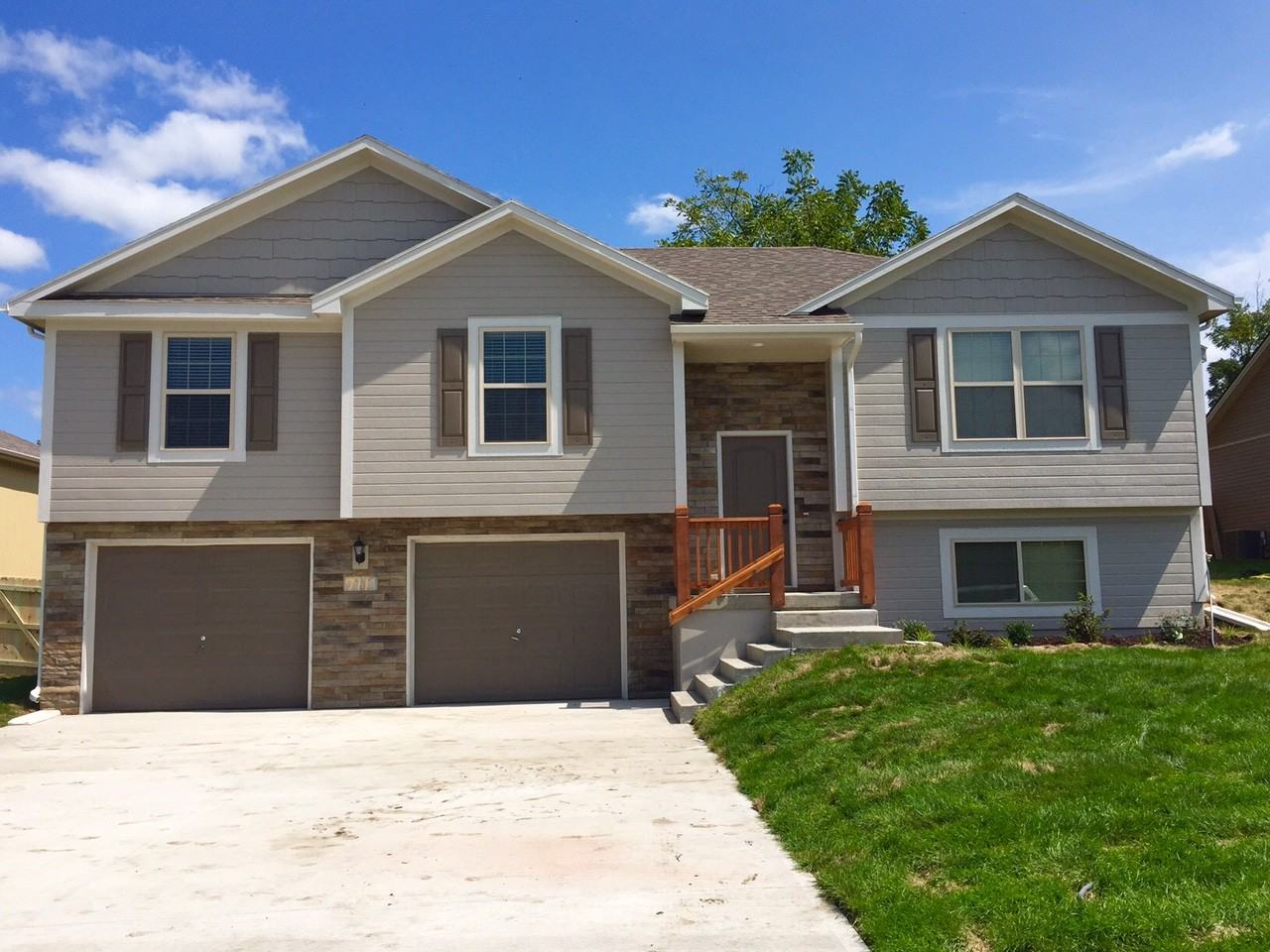 711 Emerson Dr