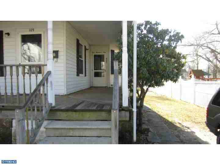 109 Evergreen Ave - Photo 2 of 3