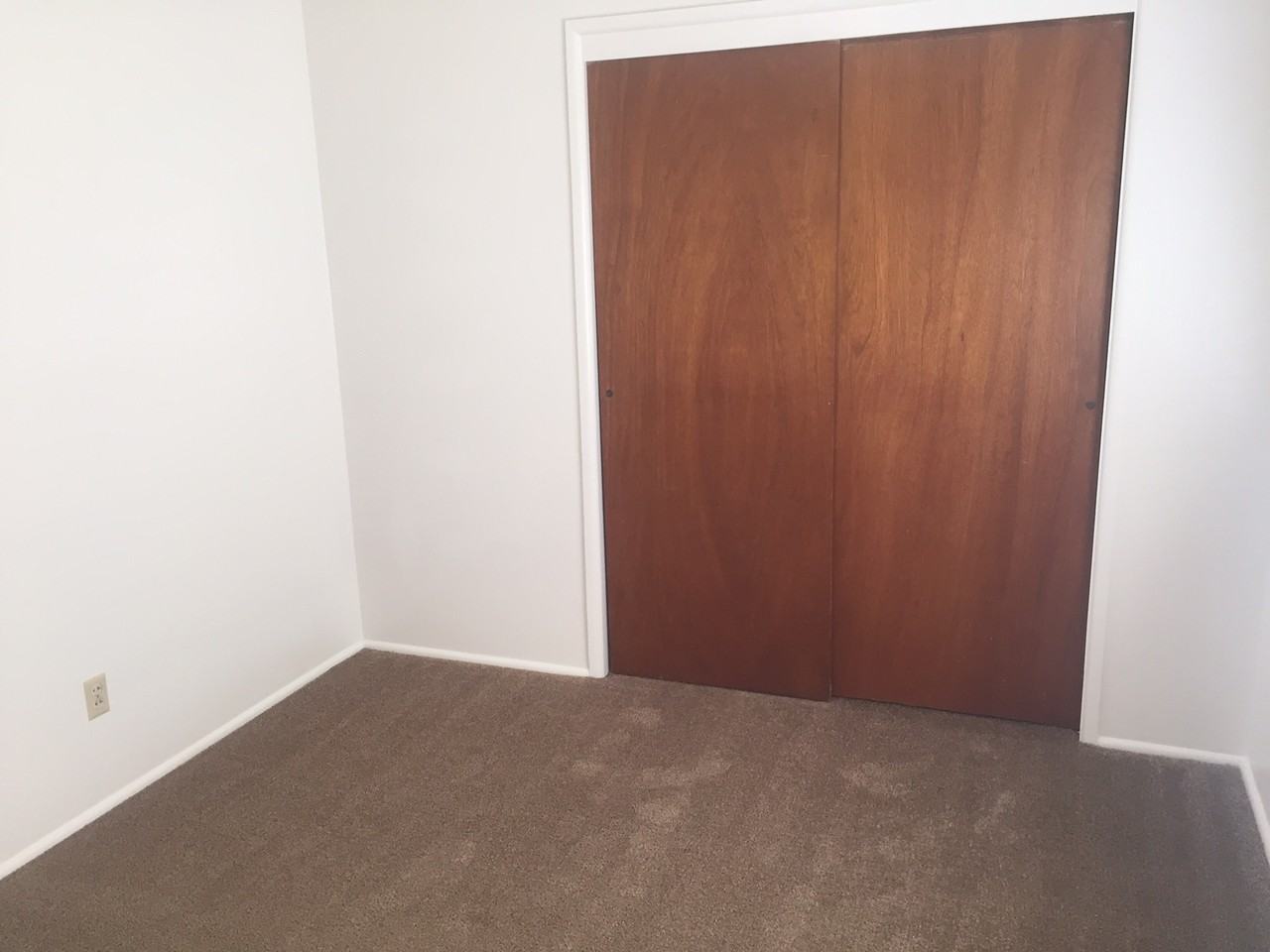 1350 Locust St - Photo 3 of 9