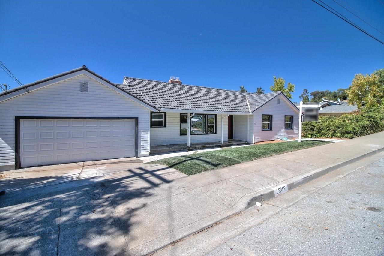 1342 Rainbow Dr - Photo 2 of 17