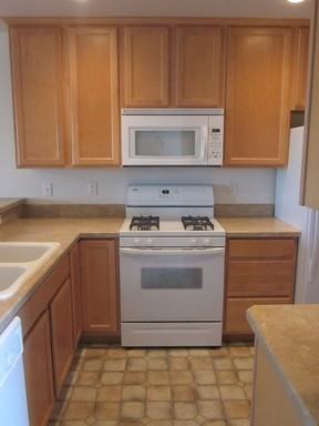 1145 SW Tee Ln - Photo 2 of 6