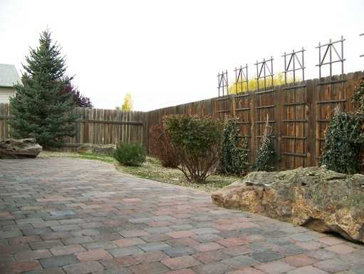 970 Johnson Dr - Photo 2 of 7