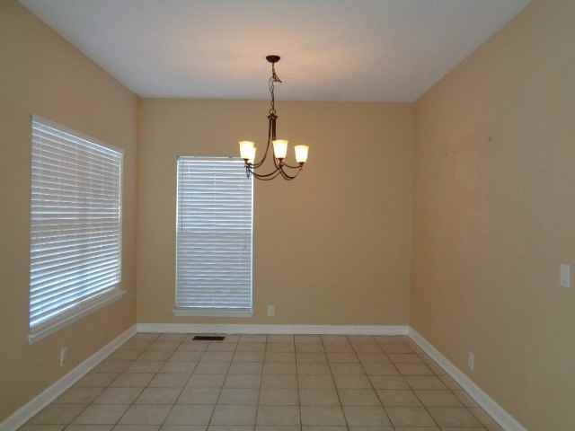 2805 Riverbend Dr - Photo 3 of 12