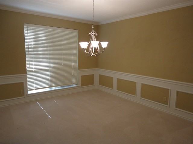 2705 Tulip Dr - Photo 2 of 13