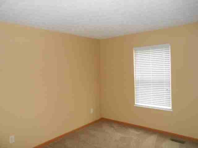 7915 Brianna Dr - Photo 3 of 8